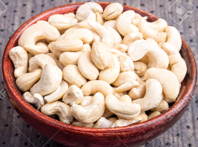 W-450 (Average) cashew nuts